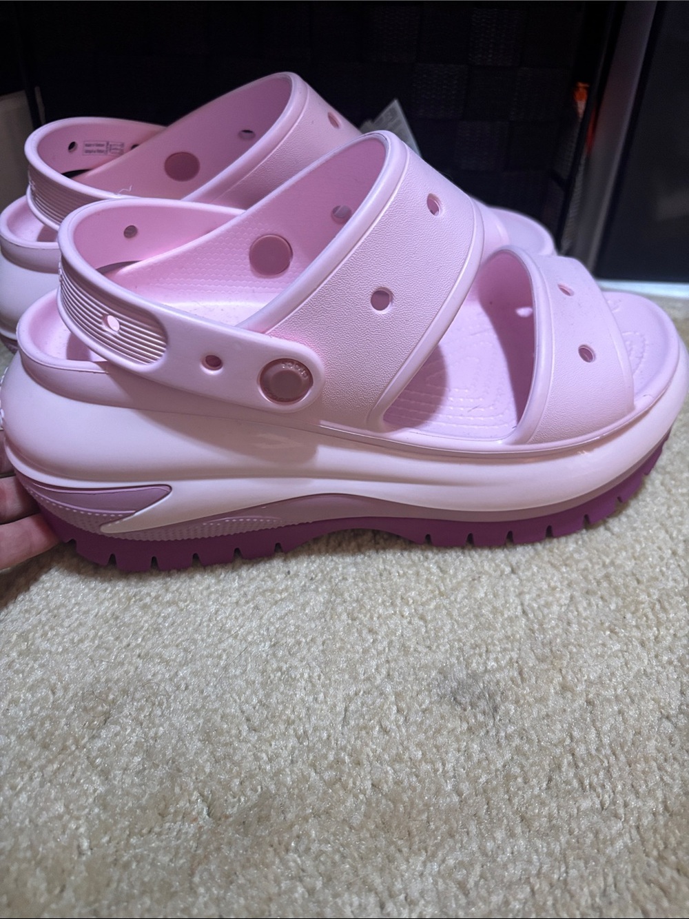 Crocs ' Mega Crush Platform Sandal - Pink - Picture 4 of 6